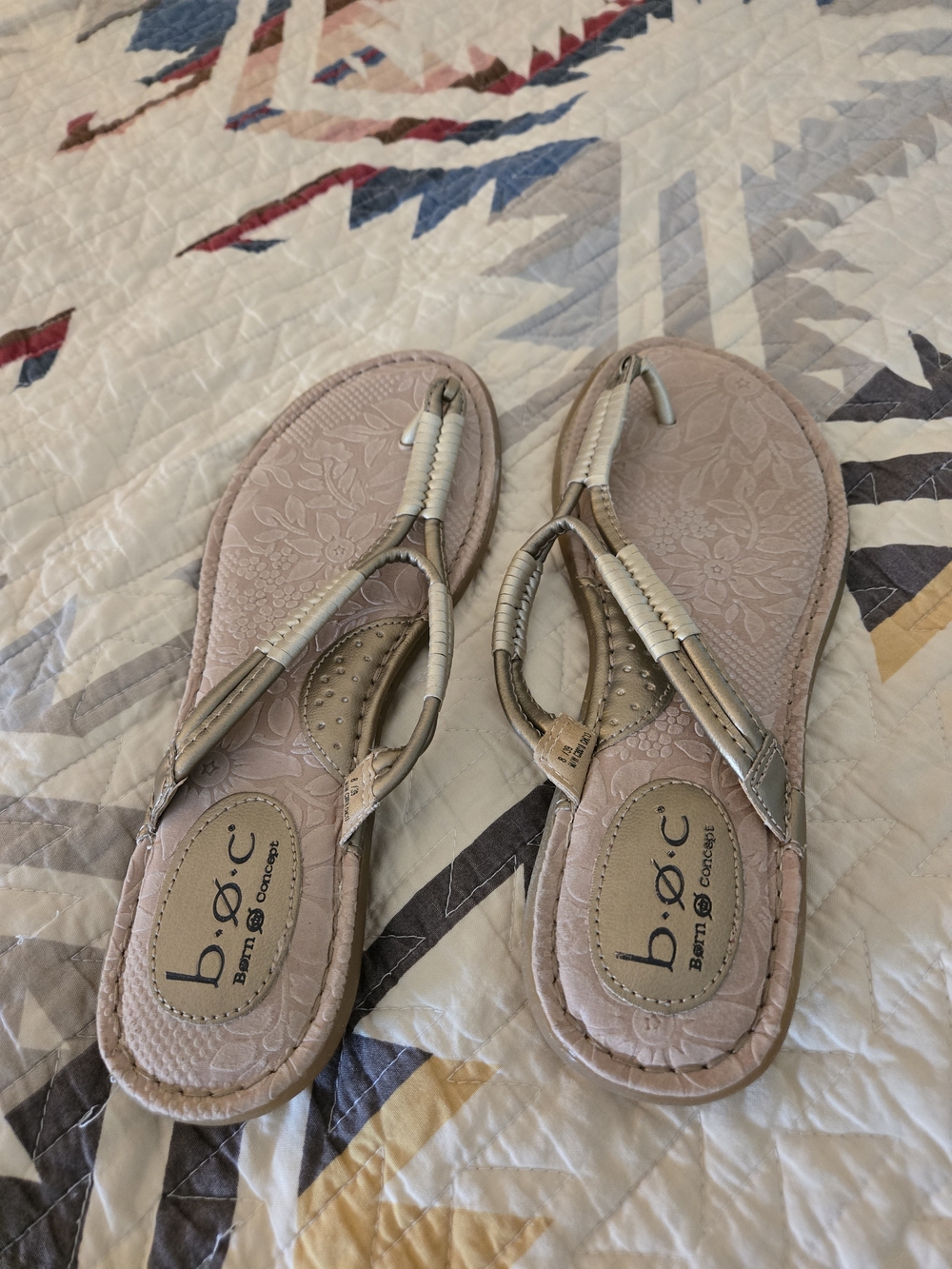 b.o.c. Born Concept Gold Tan Flip Flops T-Strap Thongs Women's Sandals Size 8